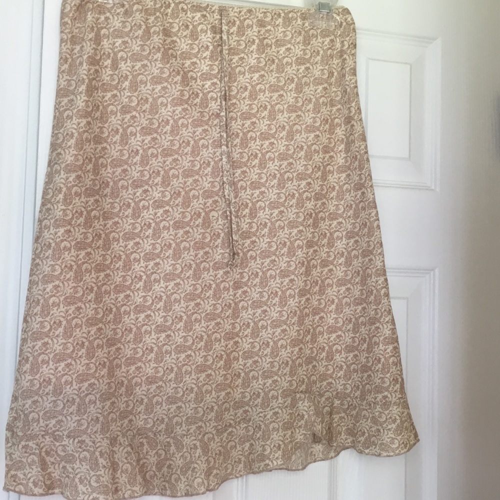 - Skirt